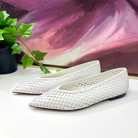 Nordstrom Scarlet Pointed Toe Flat in White Perforated Size 6 - Picture 6 of 14